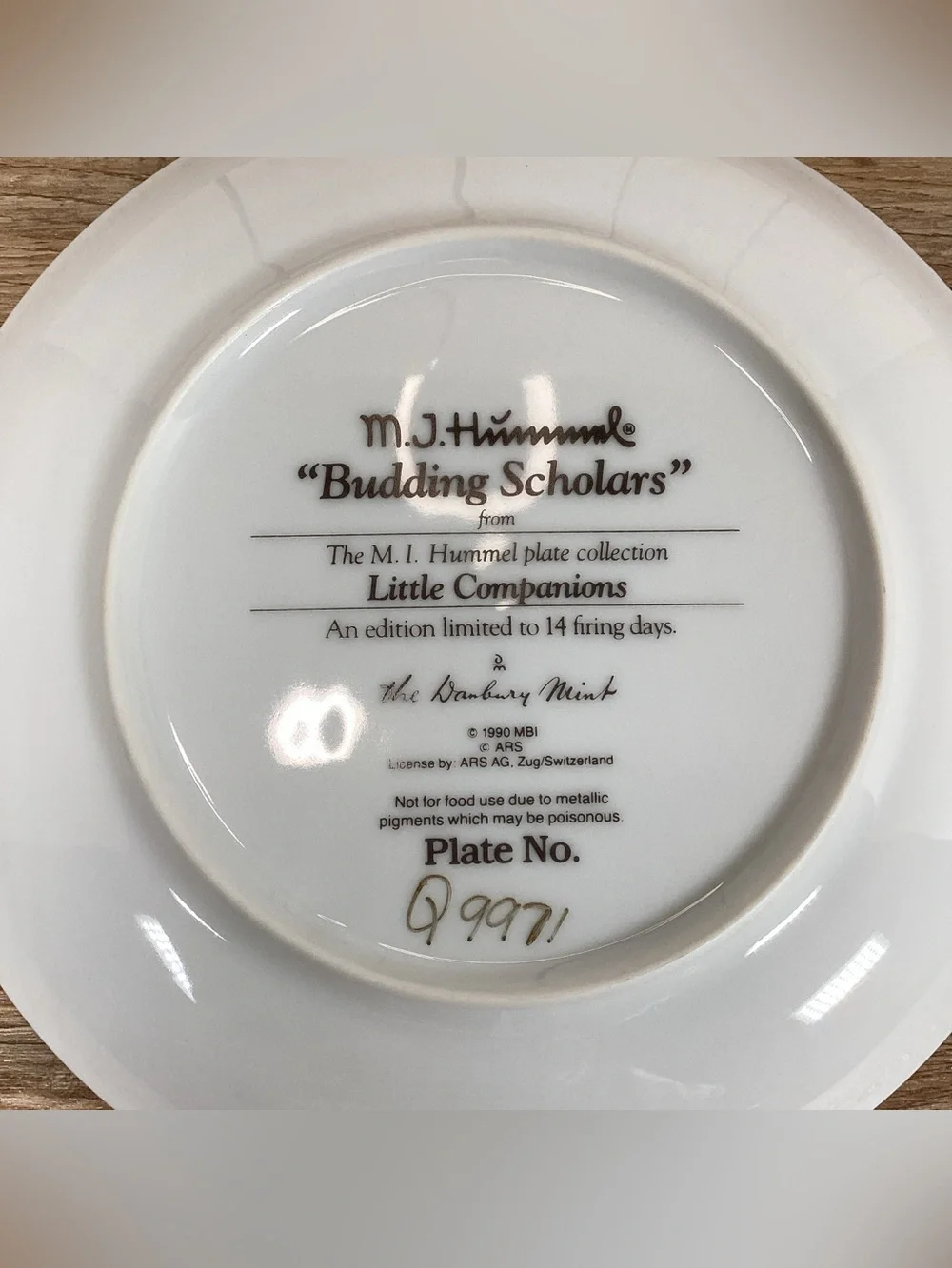 M.I. Hummel 1990 “Budding Scholars”, Little Companions Plate Danbury Mint #Q9971